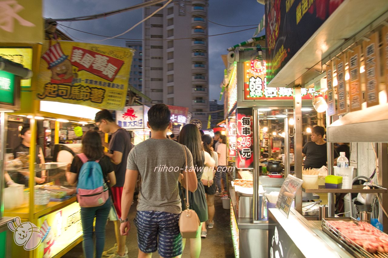 瑞豐夜市 入口近くの屋台