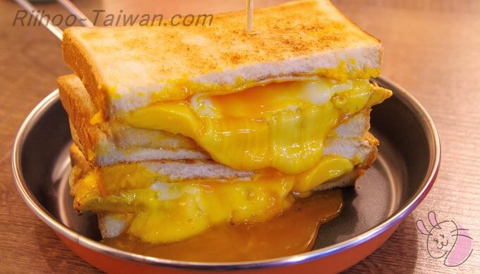 餓店碳烤吐司-三倍チーズ炭焼きトースト